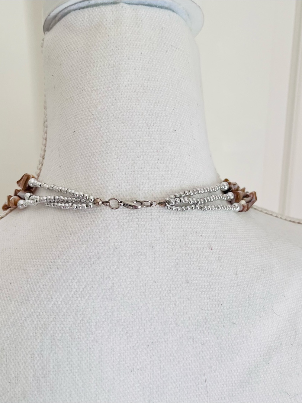 Abalone and silver tone multi-strand choker necklace - Picture 5 of 9